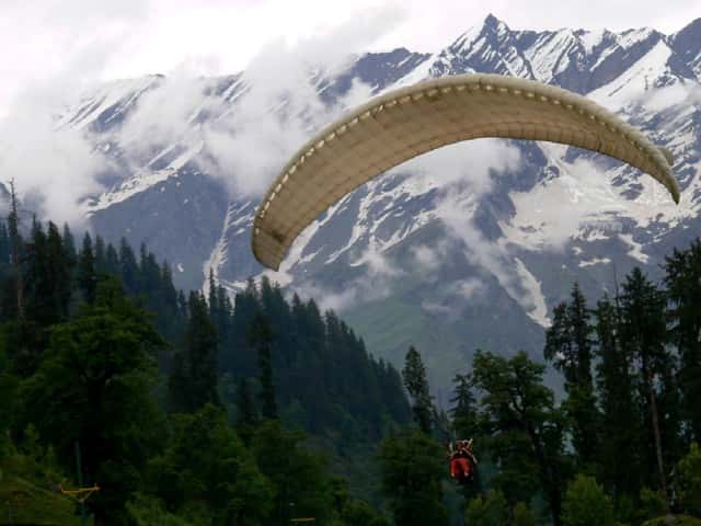 Paragliding-is-another-cool-adventure-sport-that-can-be-taken-Kasol-And-Manikaran