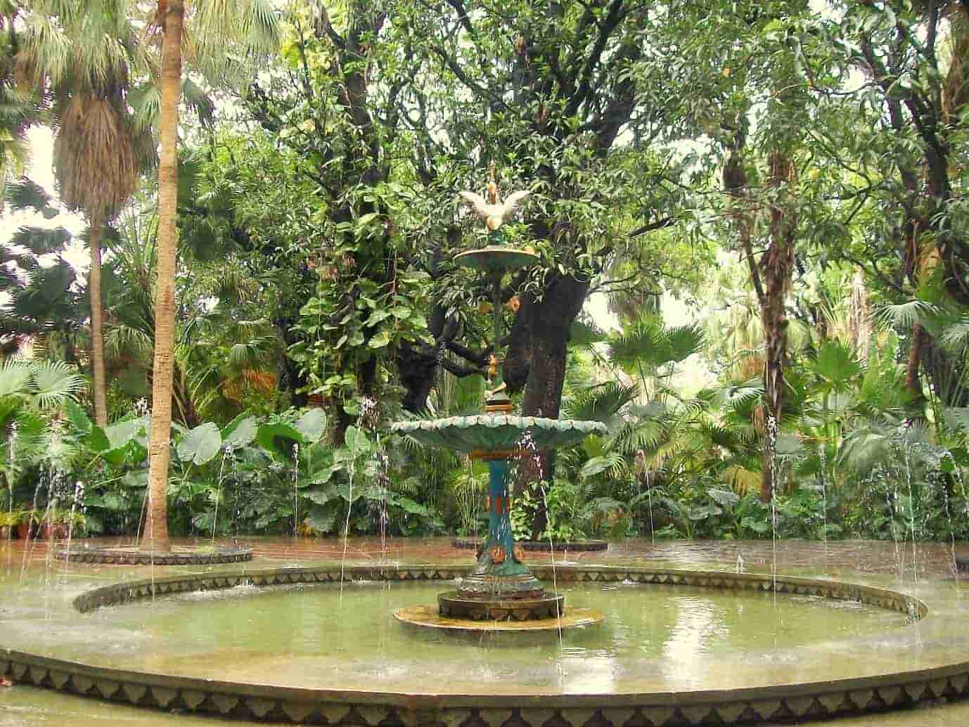 Saheliyon-Ki-Bari-is-a-beautiful-garden-with-exotic-fountains