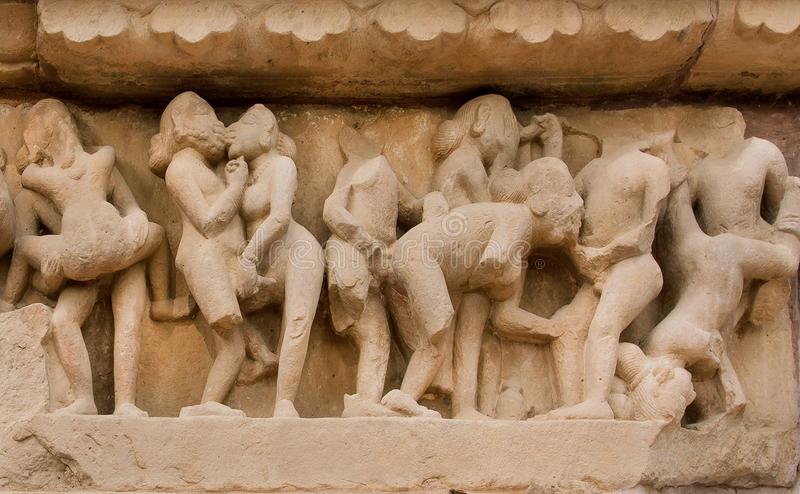 khajuraho-temple-sexual-artworks